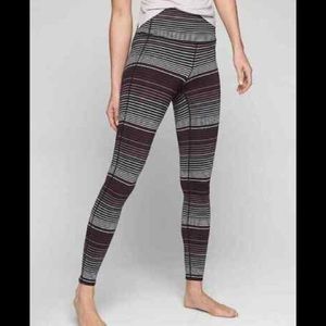 EUC Athleta chaturanga tight, expanse stripe, XS XSP